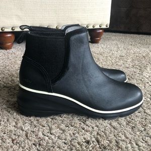 Never Worn! JAMBU ‘Ember’ Leather Water Resistant Wedge Ankle Bootie